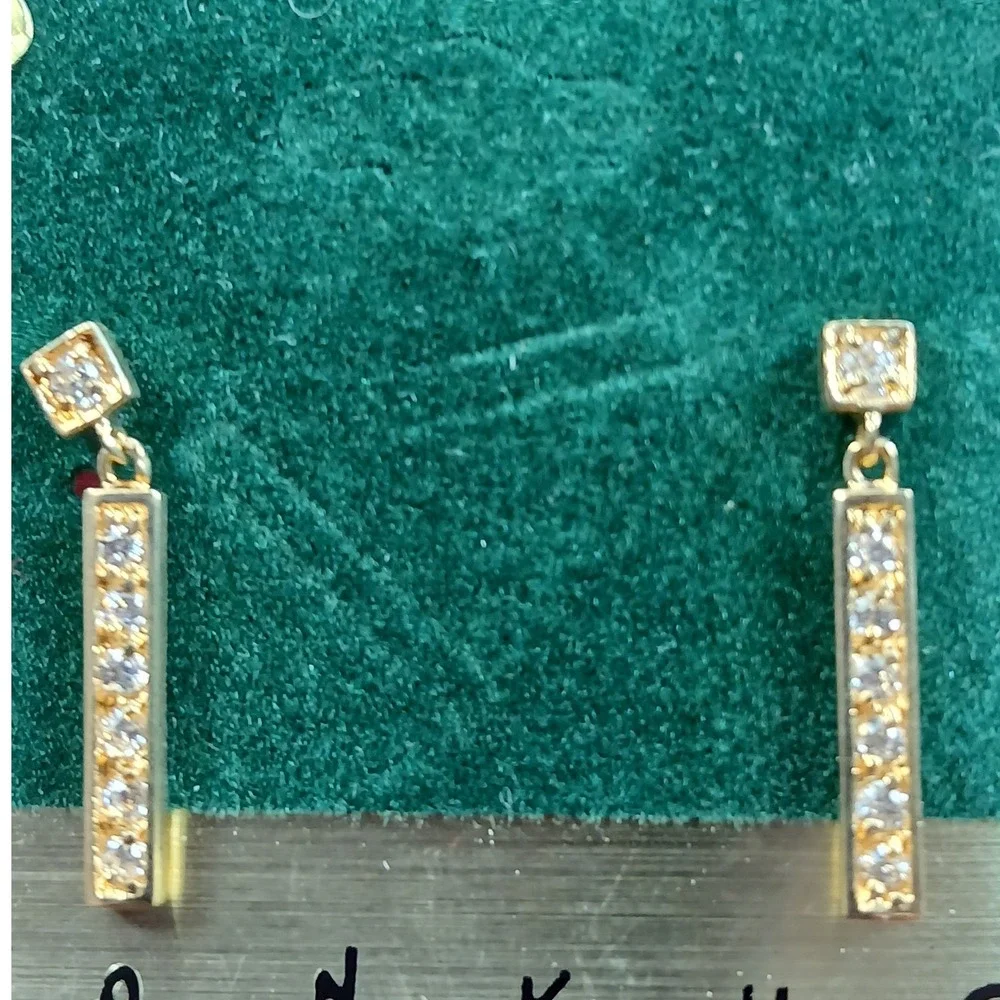 JANKUO Vintage 1990s Gold Tone Cubic Zirconia CZ Bar Drop Earrings Rare New - Picture 3 of 16